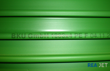 Foto: REA JET HR - High resolution printing system - HP-print technology - contact-free marking of extruded profile boards